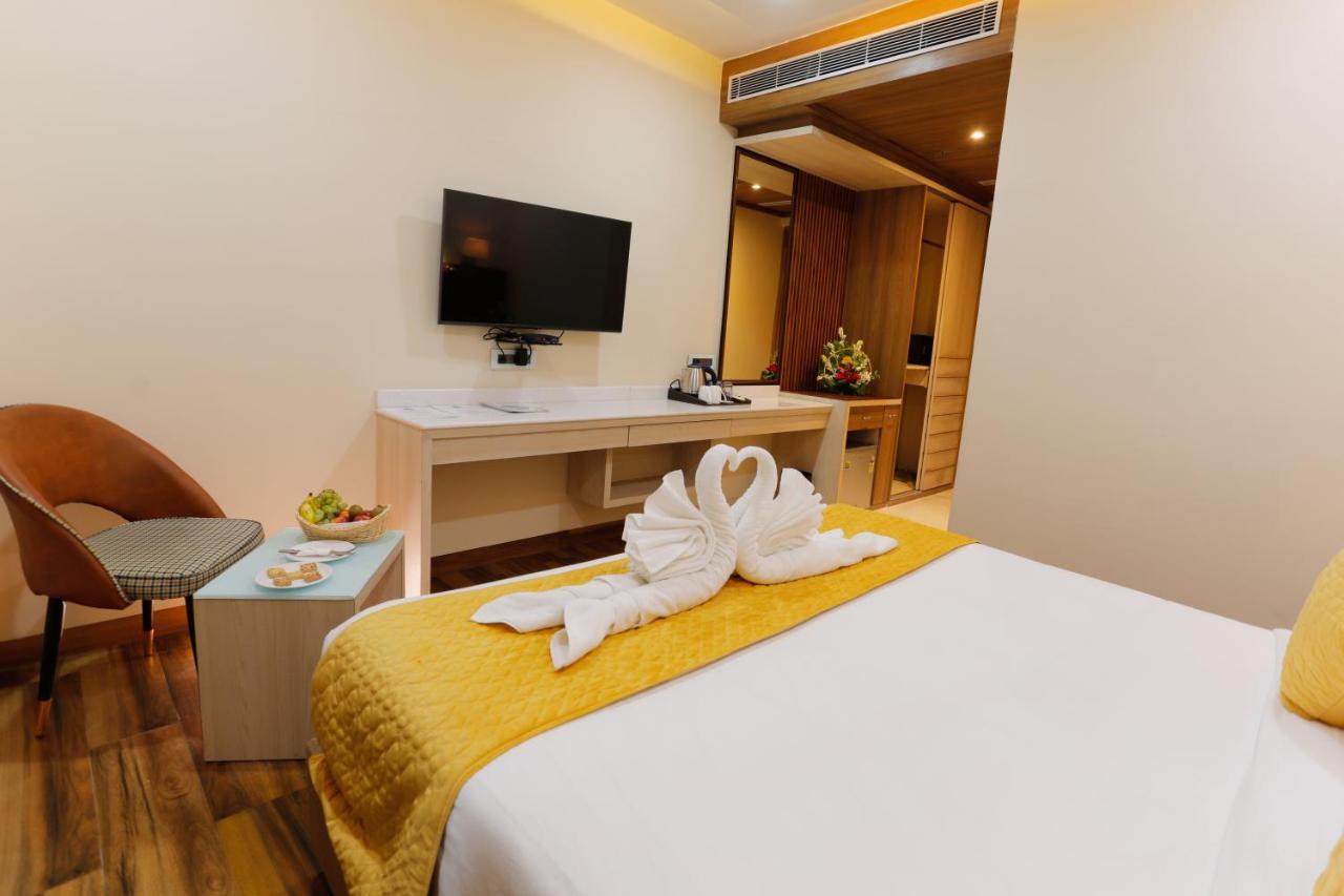 Hotel Dolphin Grand Varanasi