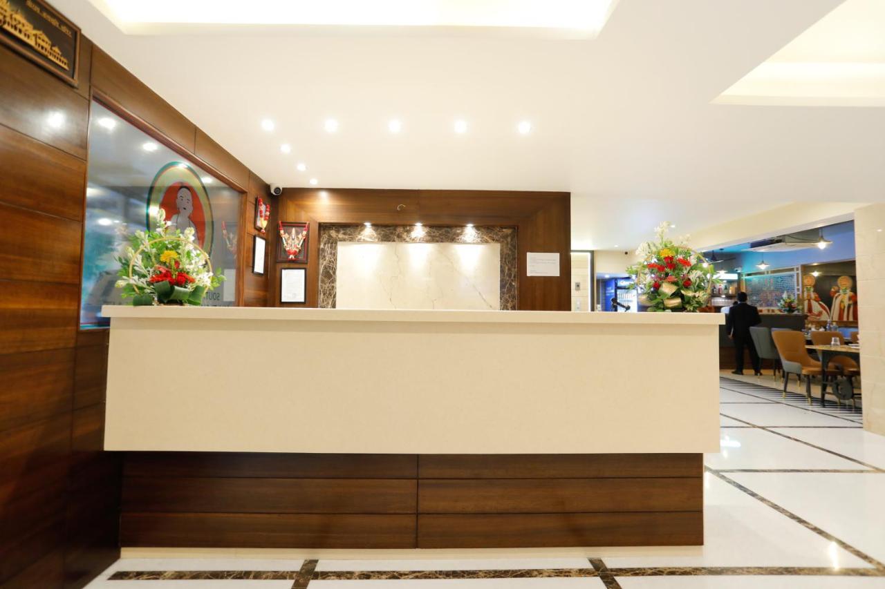 Dolphin Grand Hotel 4*