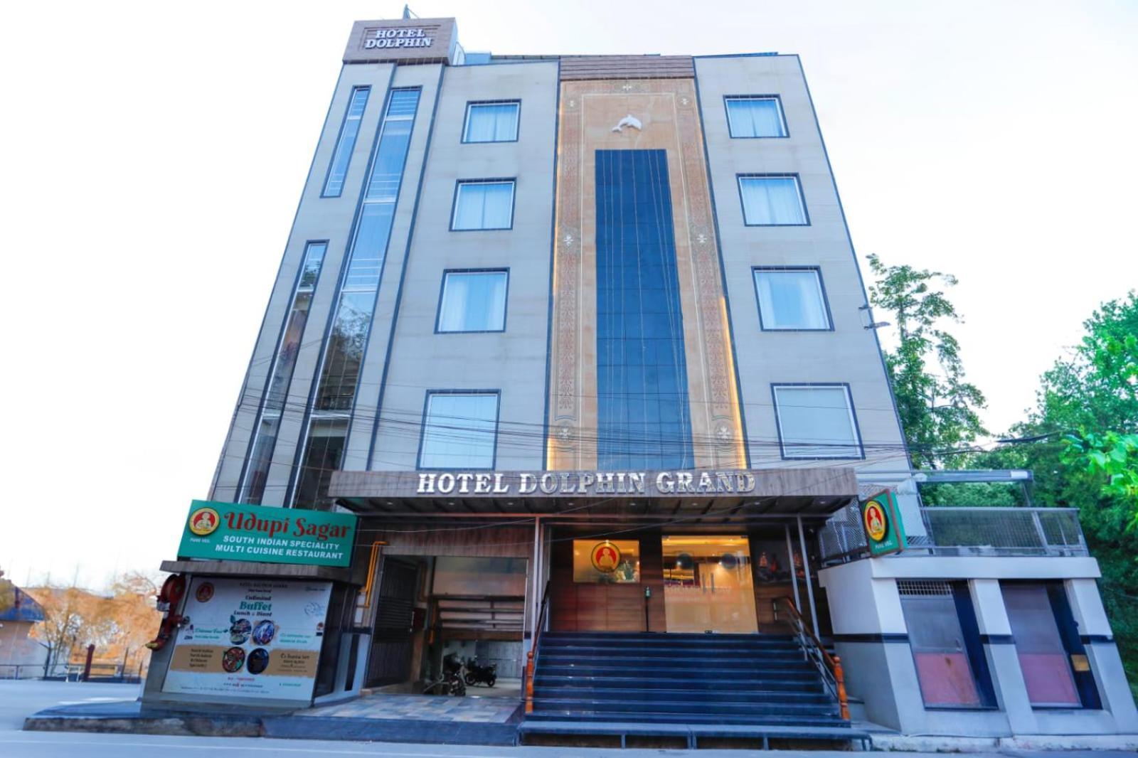 Hotel Dolphin Grand Varanasi